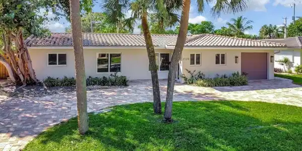 2120 NE 34th Court