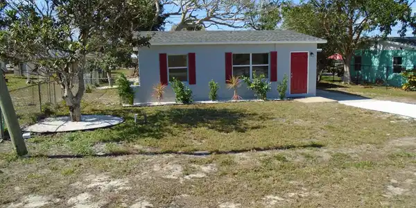 Image 2: Front