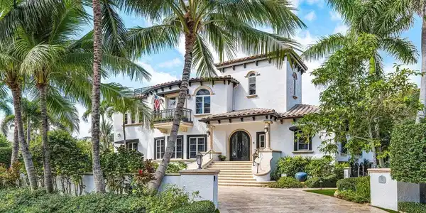 2305 Bay Drive