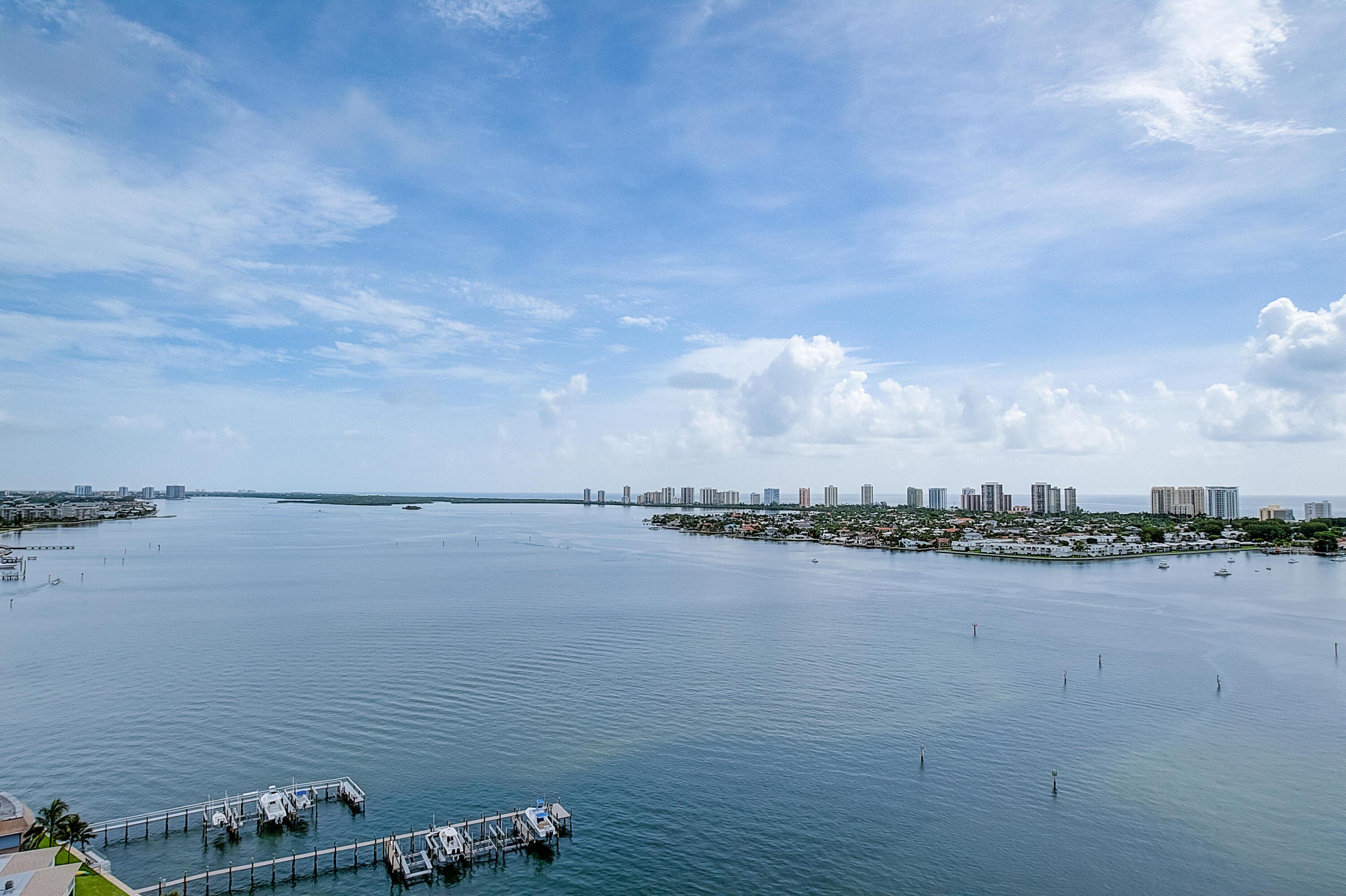 Image 2: 26-print-Lake Shore Dr-026