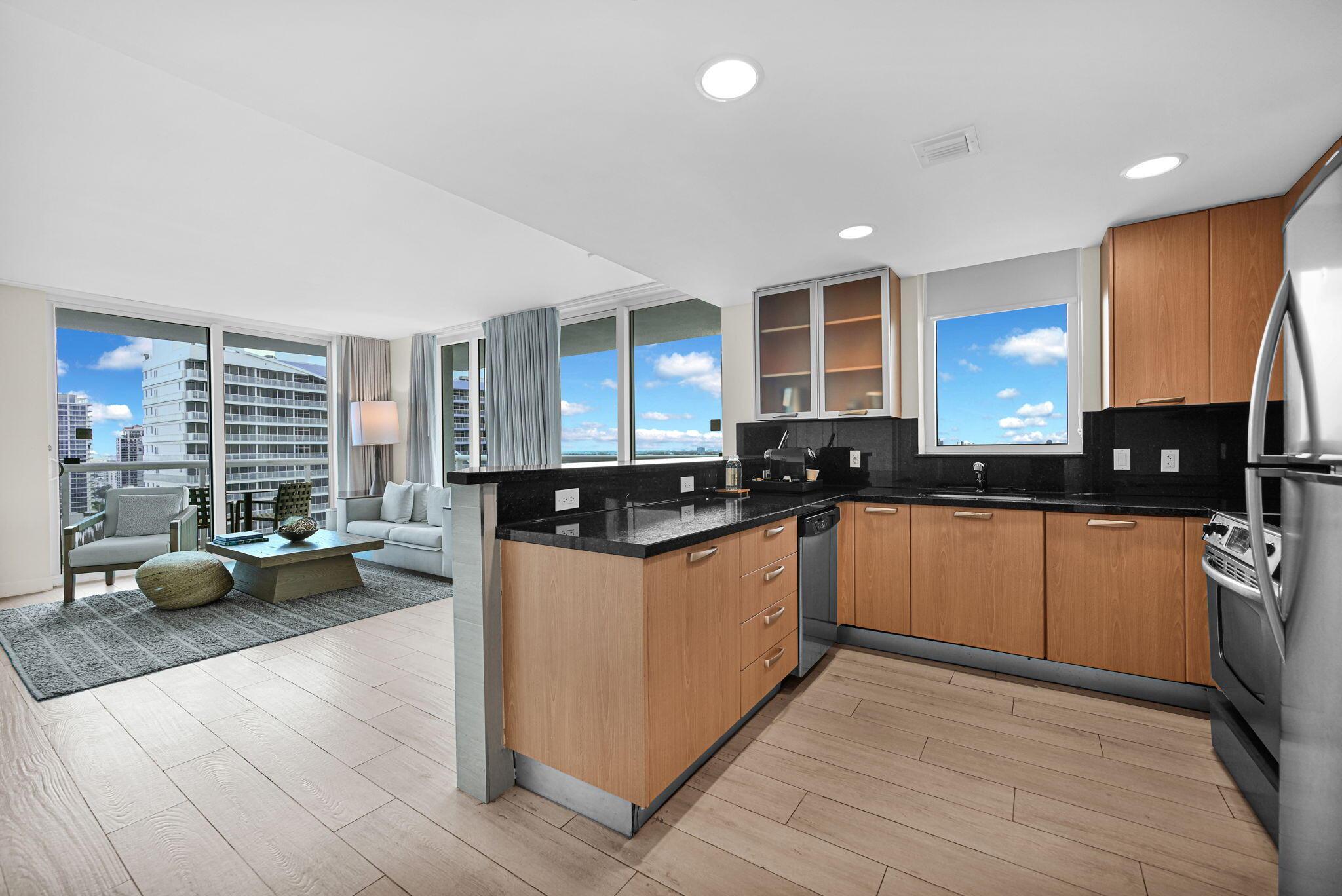 Image 2: Kitchen Area open floor plan