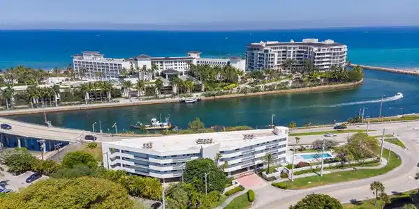 911 S Ocean Boulevard