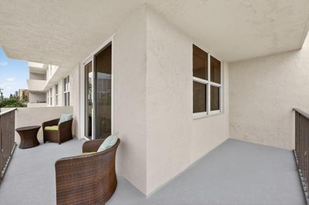 1009 N Ocean Boulevard