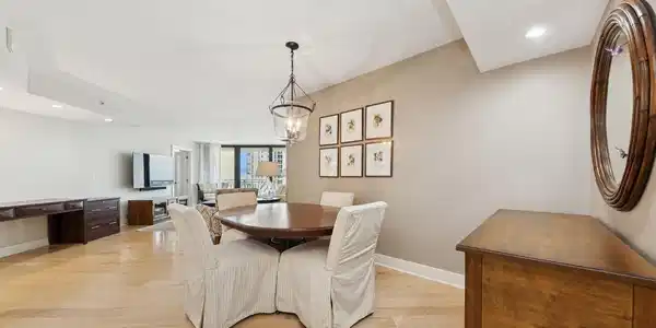 Image 4: Dining Room