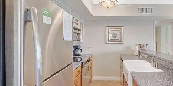 Image 2: Kitchen
