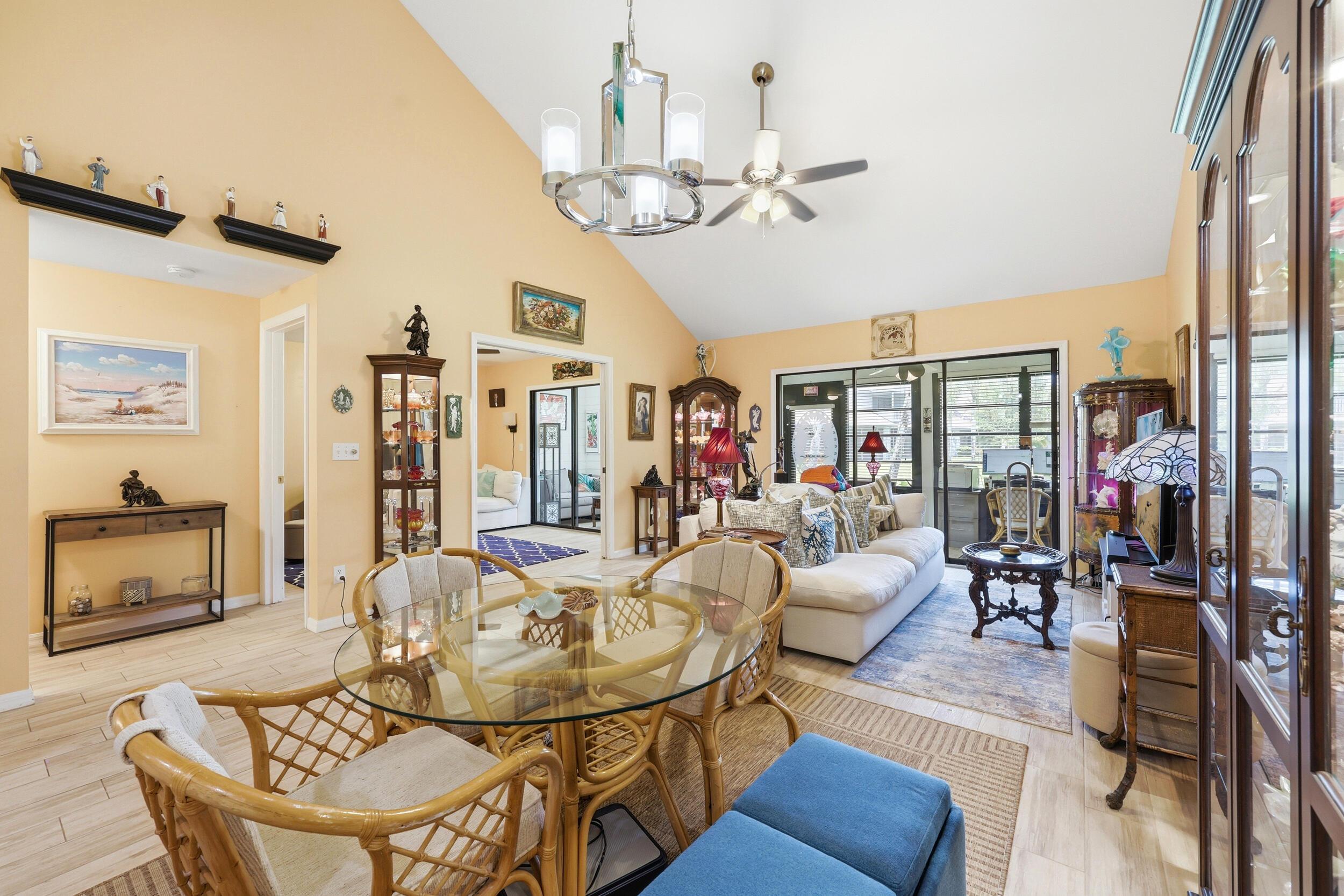 Image 4: Living Dining