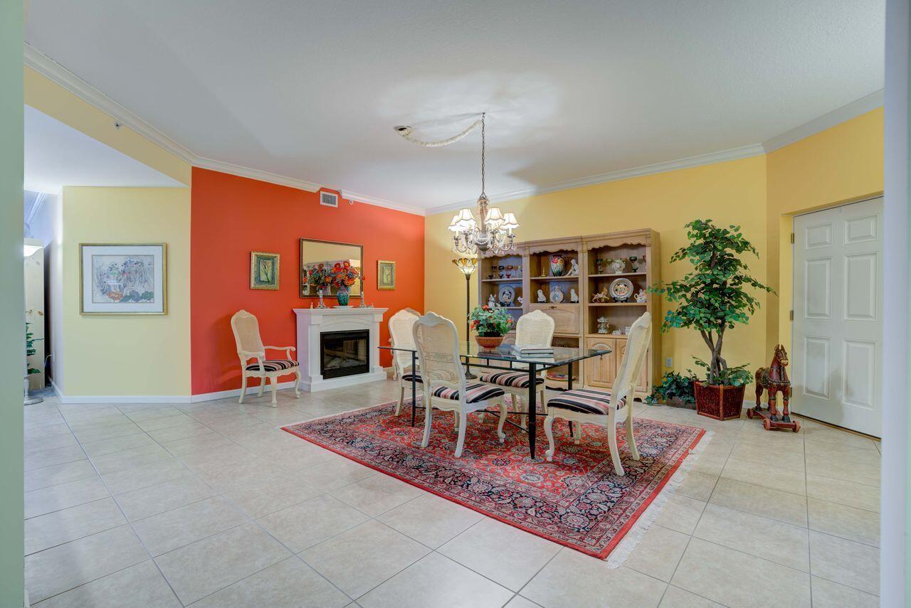 Image 4: FORMAL DINING AREA
