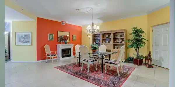 Image 4: FORMAL DINING AREA