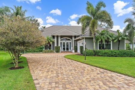 18647 SE Lakeside Way