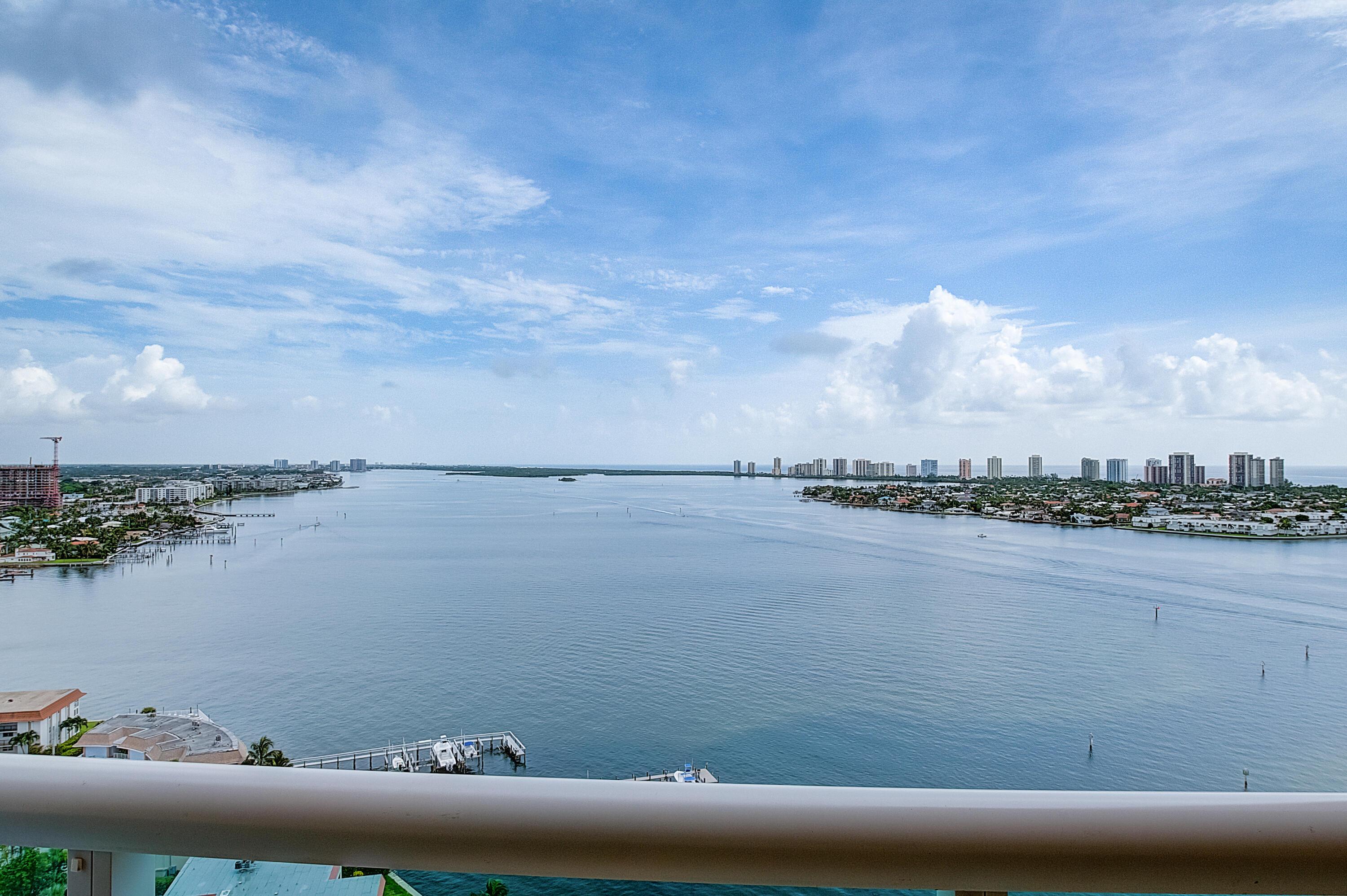 Image 3: 27-print-Lake Shore Dr-027