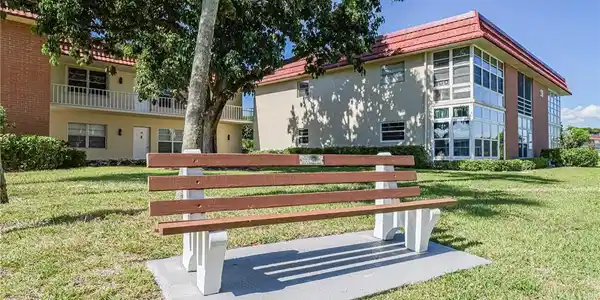 Image 4: 4