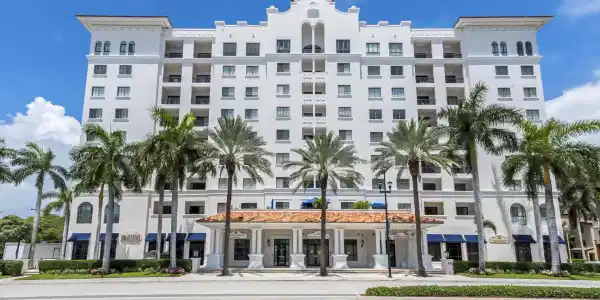 233 S Federal Highway