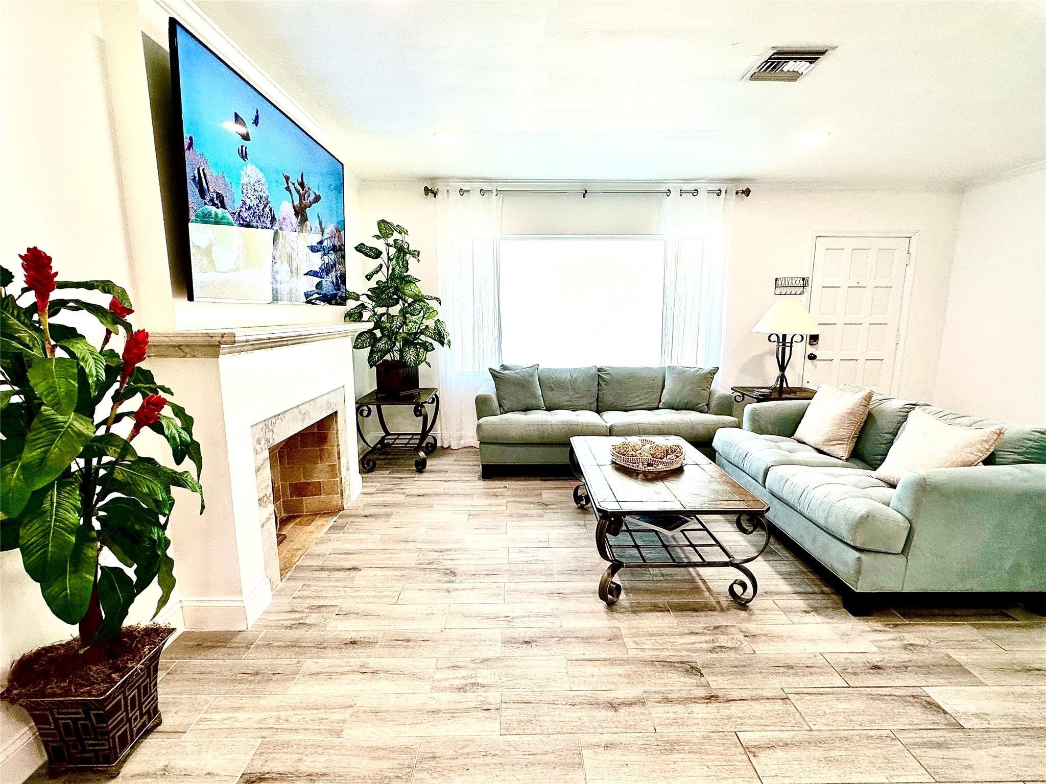Image 3: Family room of main house