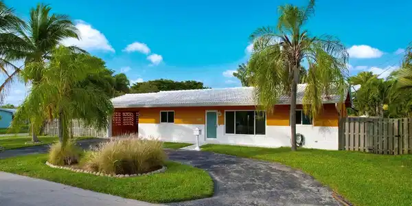 2231 NE 38th Street