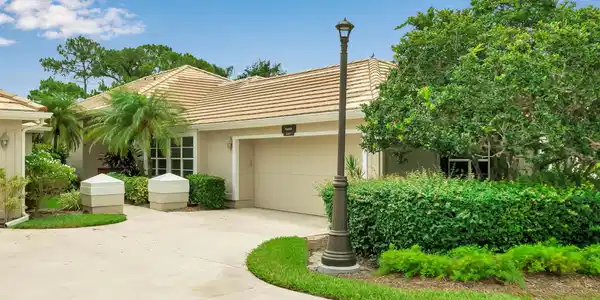 2207 NW Seagrass Drive