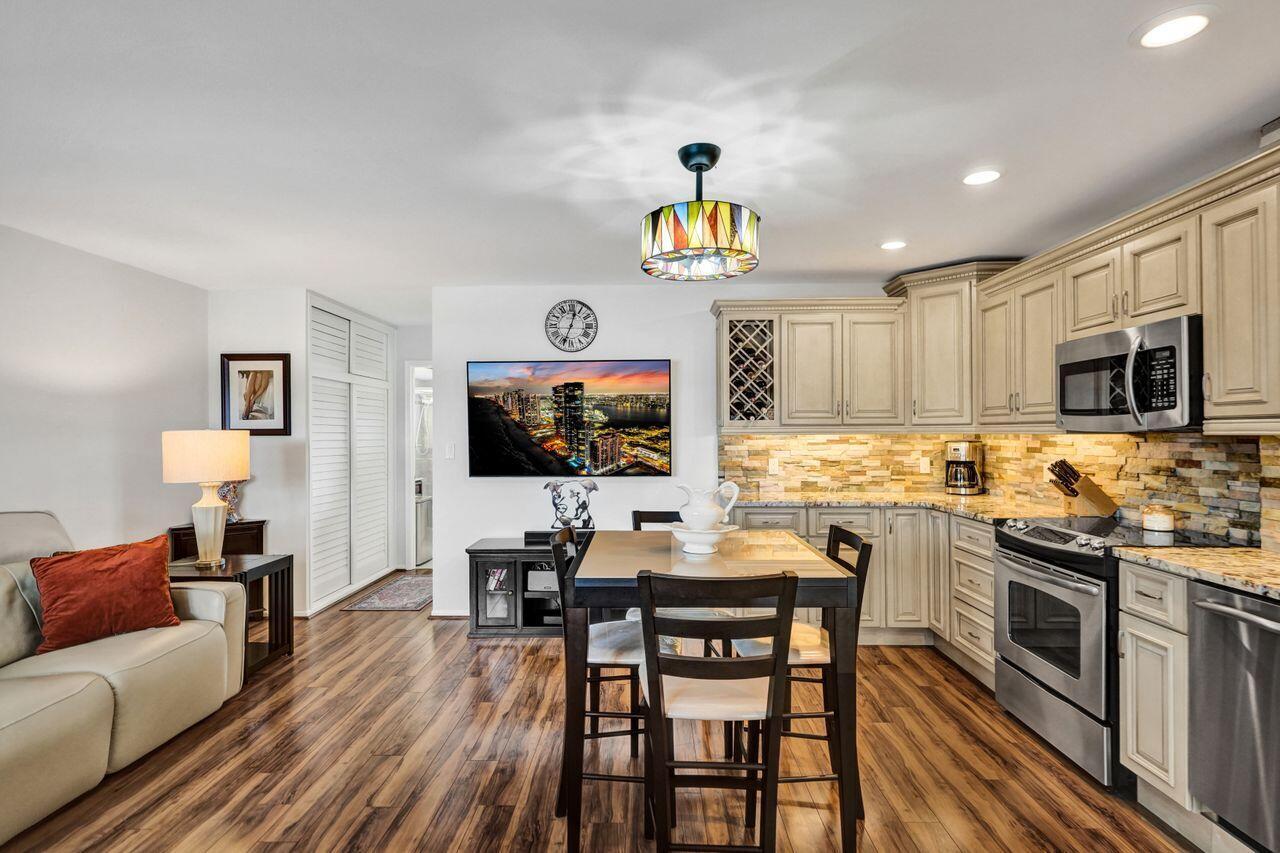 Image 4: Entertainment Space