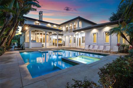 14 E Ocean Ave