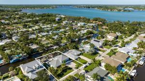 916 Dolphin Drive