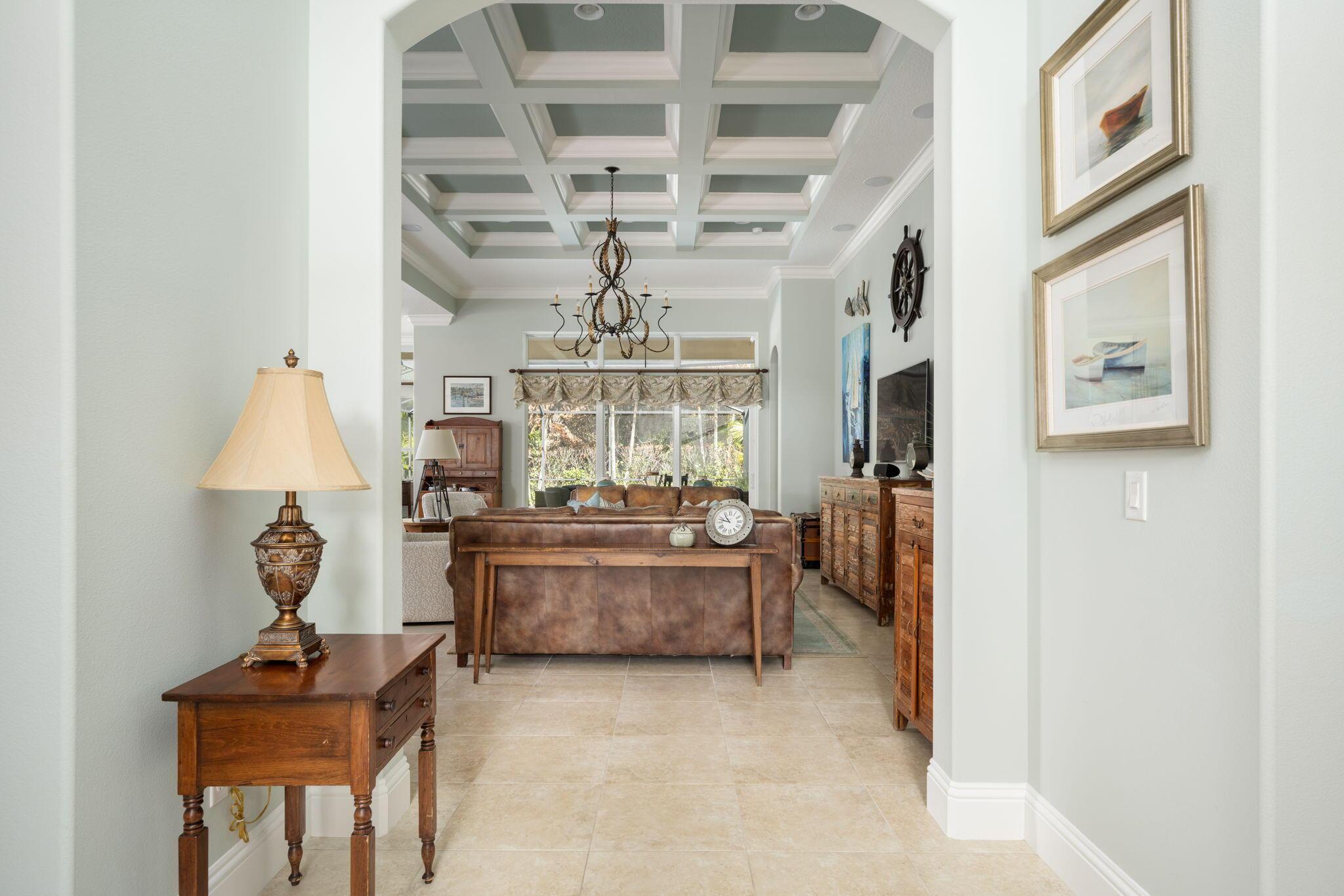 Image 4: Spacious Foyer