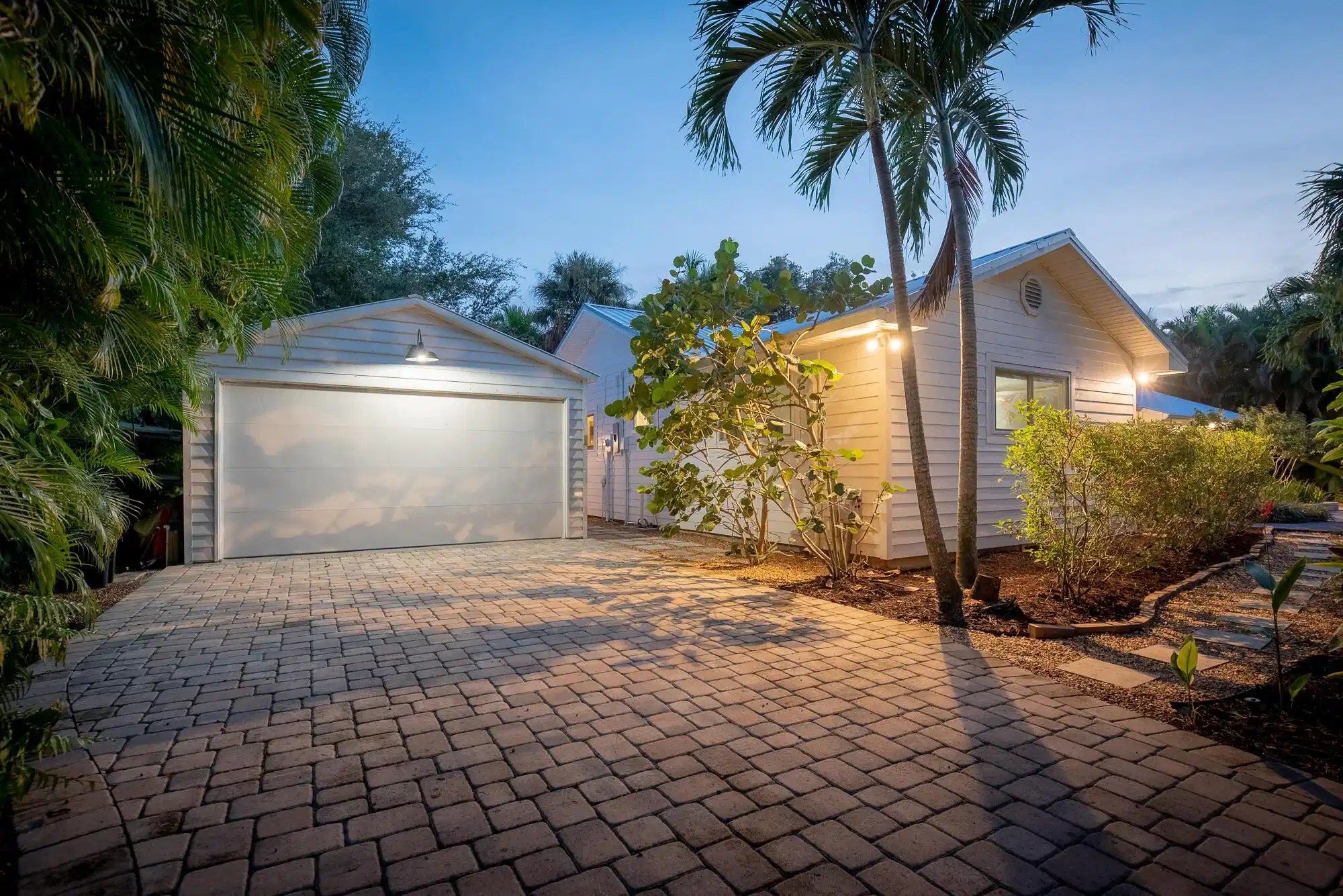 Image 1: 547 SW Riverview St, Stuart, FL 34994 -