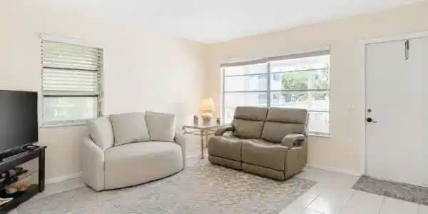 Image 3: CORNER UNIT WITH NATURAL LIGHT!