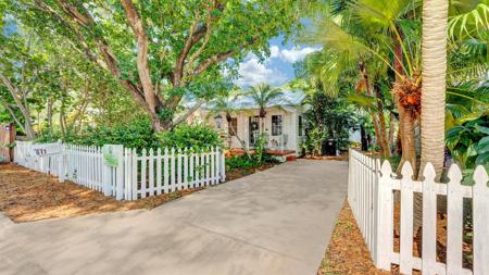 611 N Ocean Breeze