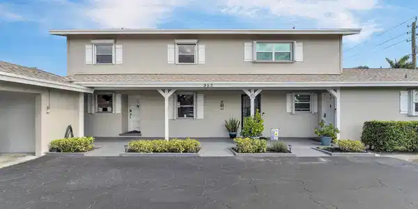 953 SE 10th Street