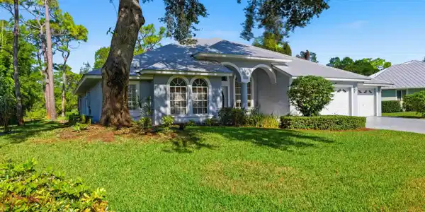 1043 SW Pigeon Plum Way