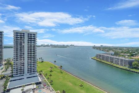 123 Lakeshore Drive