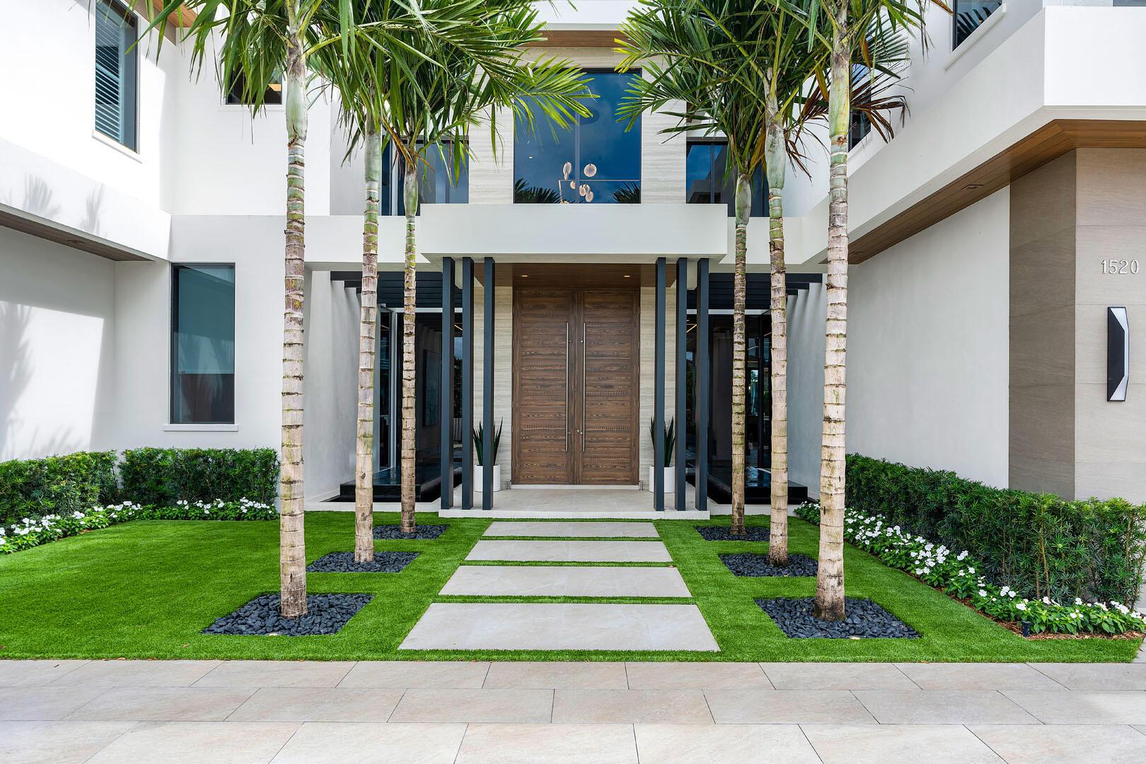 Image 4: 1520_Royal_Palm_Way_05