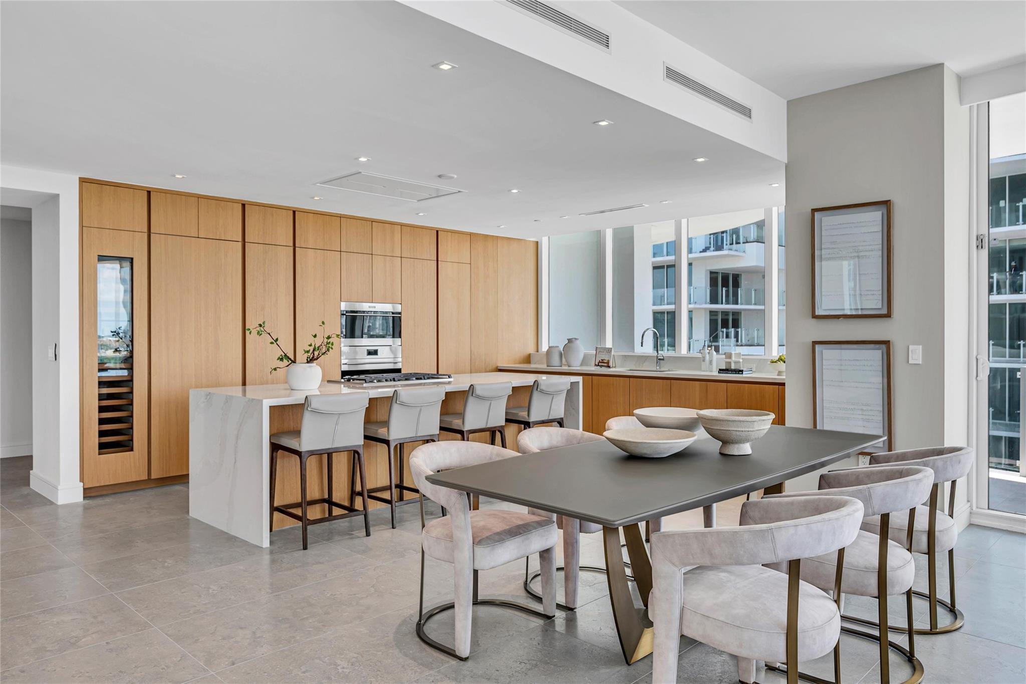 Image 3: Kitchen/Dining
