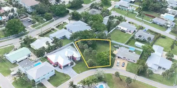 Image 2: Aerial Photo Lot lines are not accurate.