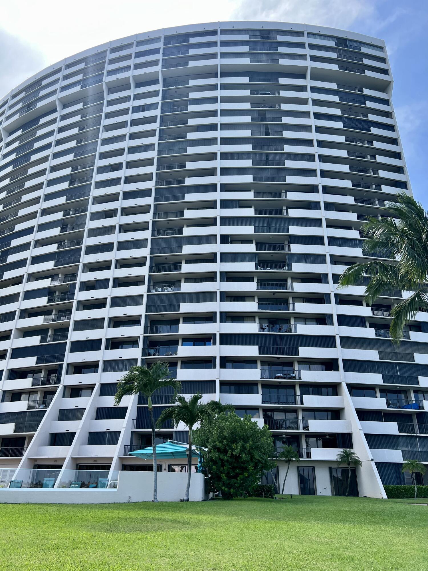 Image 1: Exterior Front