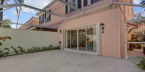 11 Laurel Oaks Circle