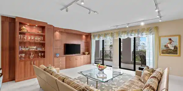 200 E Palmetto Park Road