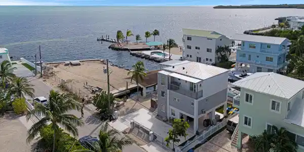 Image 2: Exterior 2