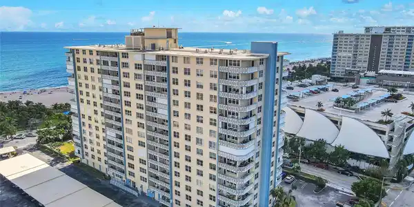 305 N Pompano Beach Blvd