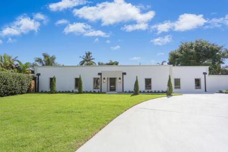 391 W Riverside Drive