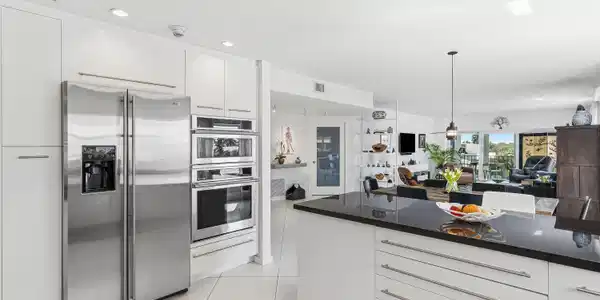 Image 4: Stainless Steel Appliances