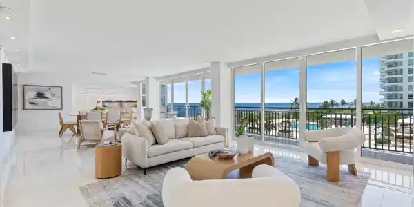 Image 3: Living room