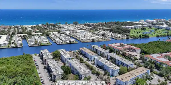 Image 2: Ocean nearby