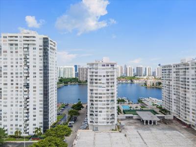18081 Biscayne Boulevard