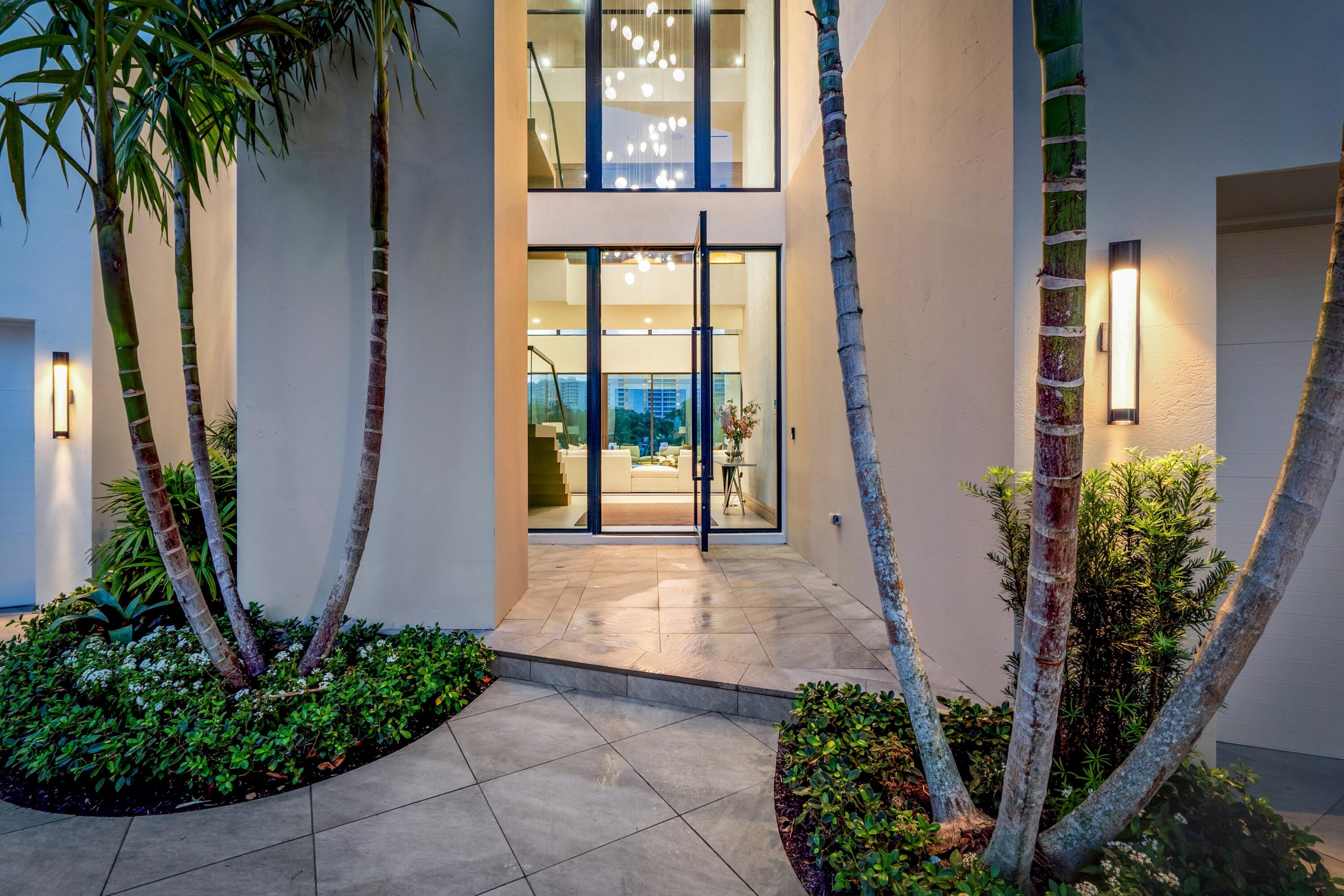 Image 3: mls_ENTRANCE_DETAIL_SUNSET