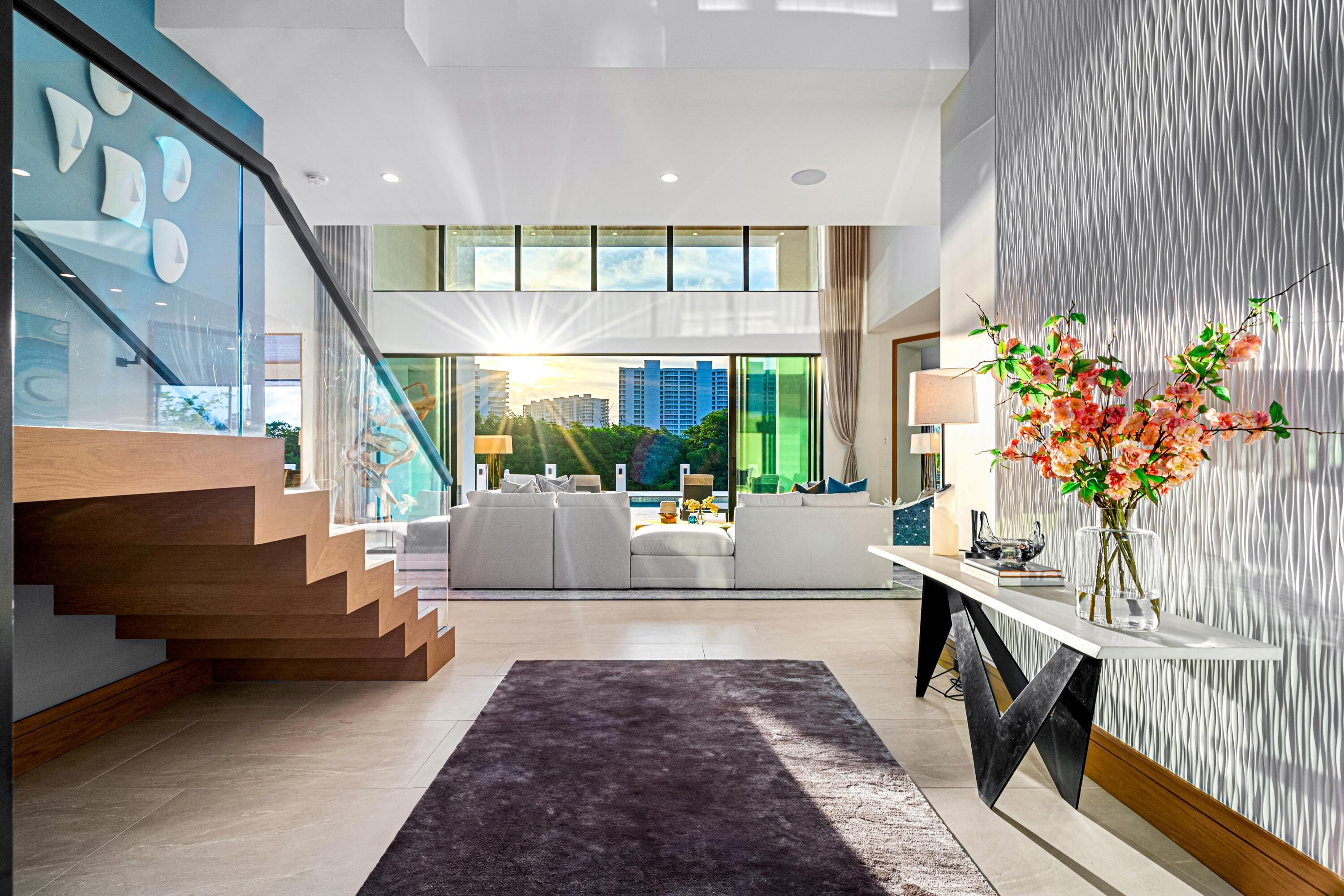 Image 4: mls_FOYER_STRAIGHT