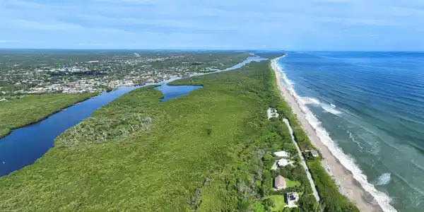 Image 4: 162 North Beach Rd 001