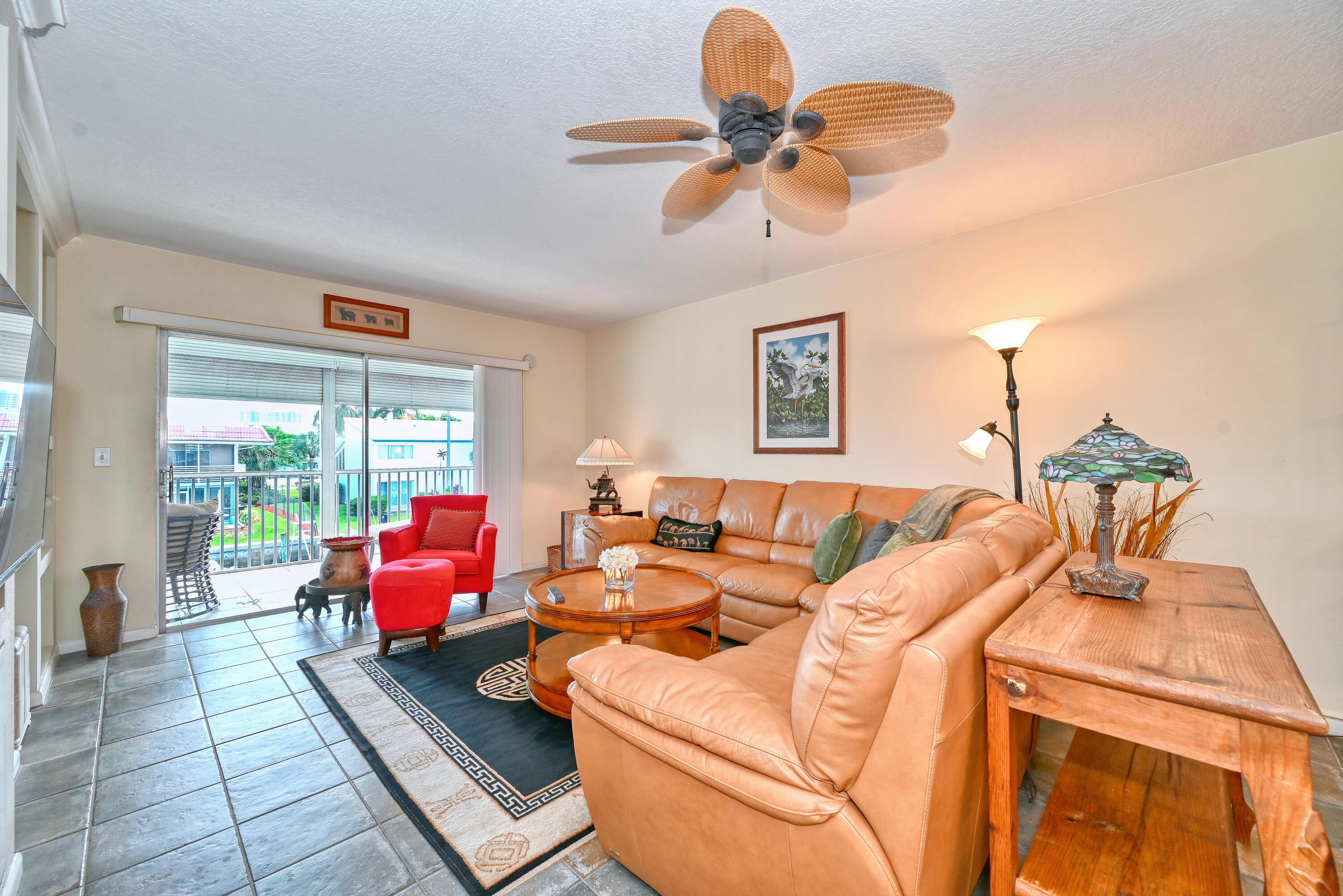 Image 3: Living Area