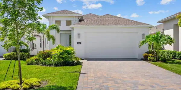 2147 Falls Manor