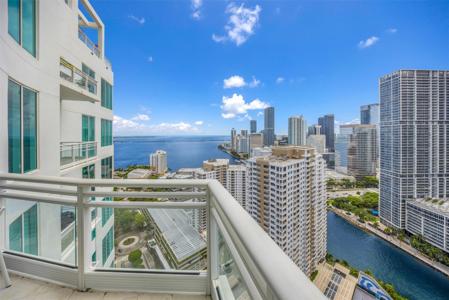 900 NE Brickell Key Blvd