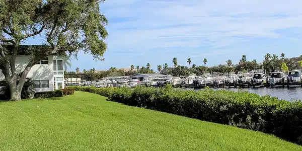 2800 Indian River Boulevard