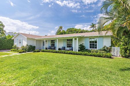 215 Colonial Lane